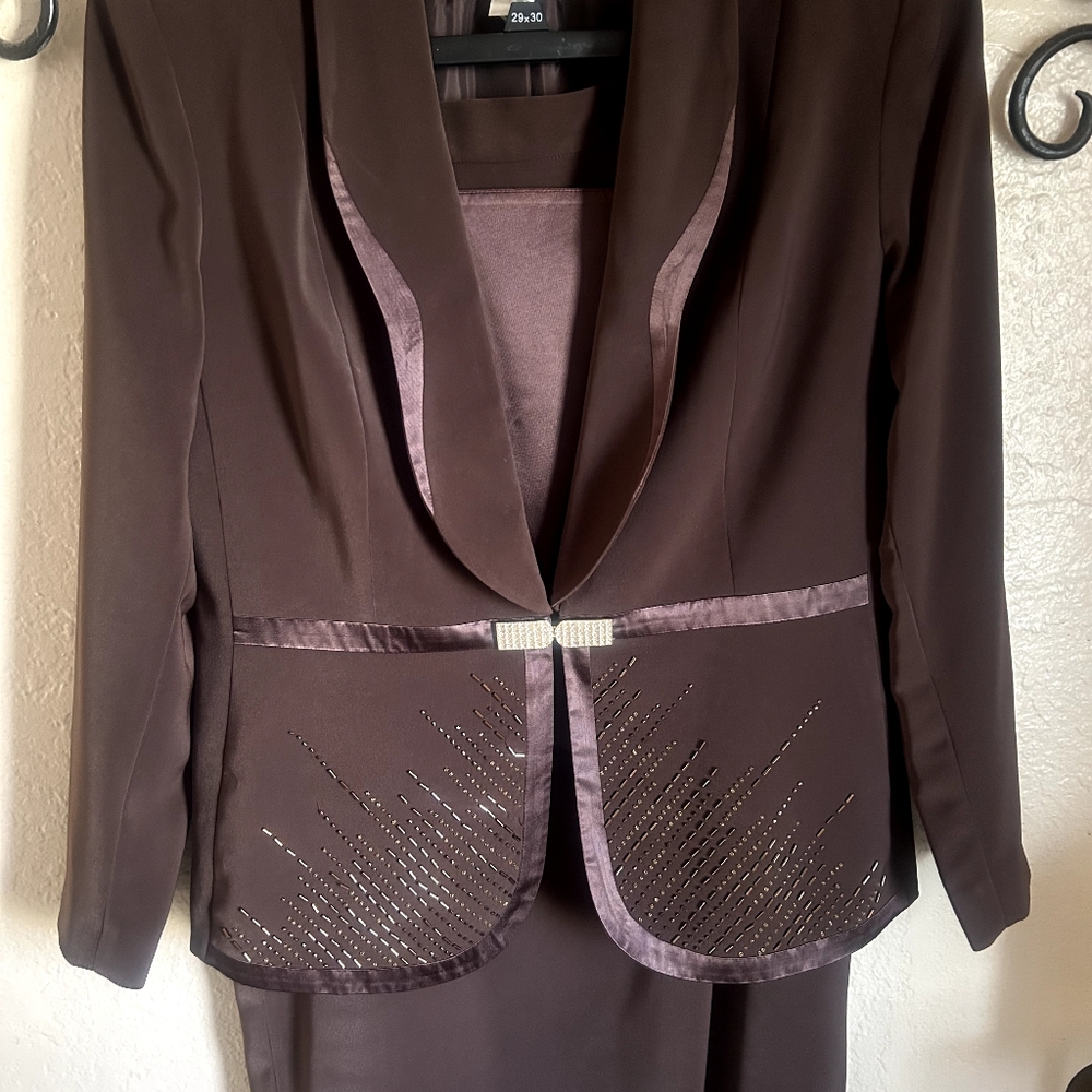 Elegant Brown Blazer with Embellishments